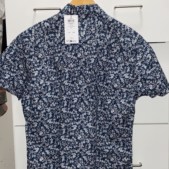 Great floral detail - Picture 7 of 9